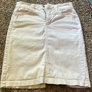 NYDJ white denim skirt